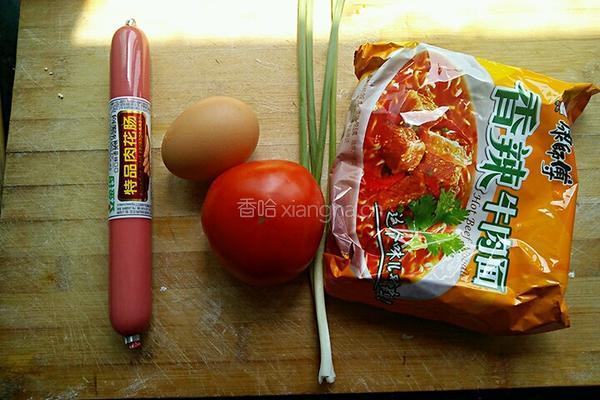 炒泡面的做法图解1