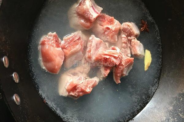 砂锅排骨海带汤的做法图解2