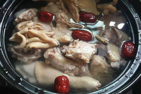 姬松茸鸡汤的做法图解4