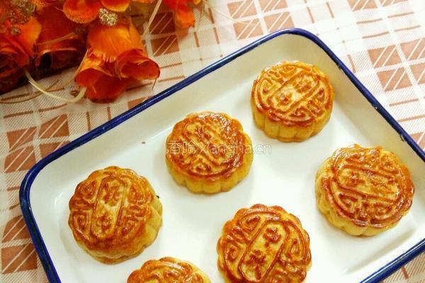 莲蓉蛋黄月饼的做法图解8