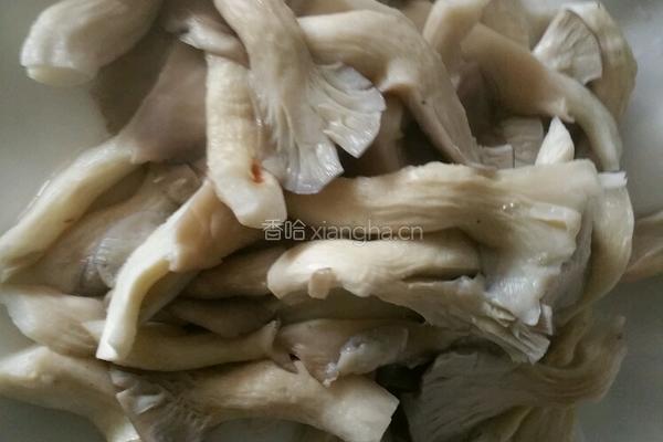 平菇肉片的做法图解2