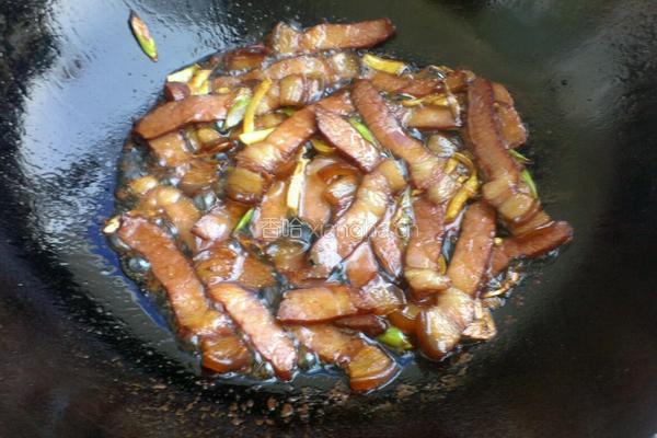 苦瓜炒腊肉的做法图解5