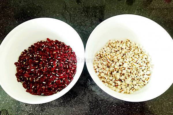 红豆薏米麦片粥的做法图解3