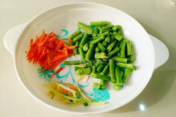 豆角疙瘩汤的做法图解1