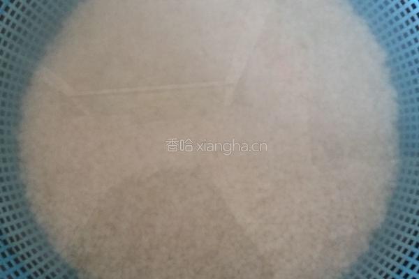 椰子肉排骨糯米饭的做法图解1