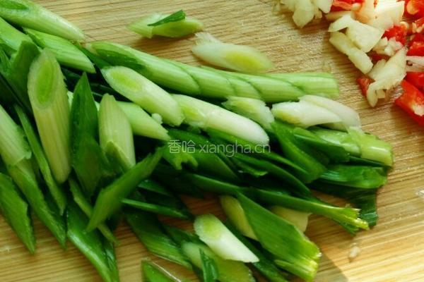 酸菜炒粉的做法图解3