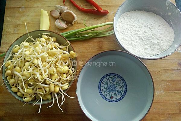 豆芽炒饼丝的做法图解1