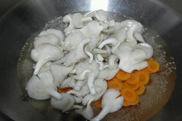 凉拌蘑菇的做法图解2