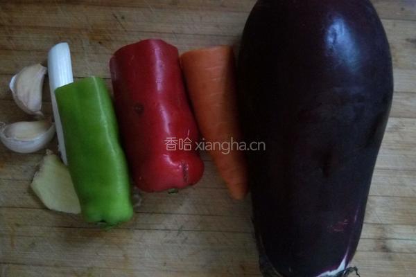 什锦素烧茄子的做法图解1