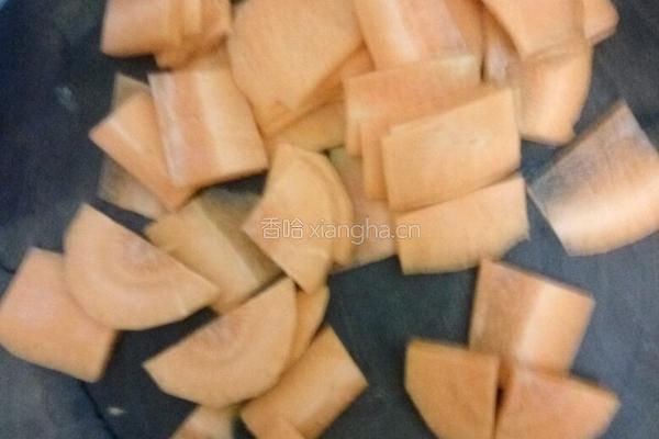 西兰花炒红萝卜的做法图解2