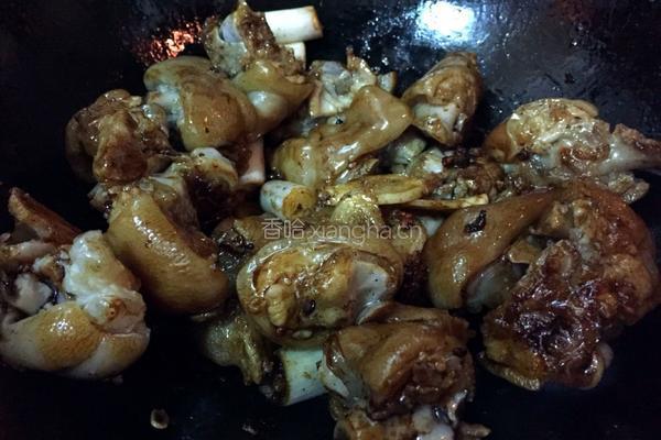 猪蹄炖莲藕的做法图解4