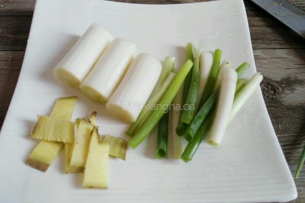 姜葱炒鸡的做法图解2
