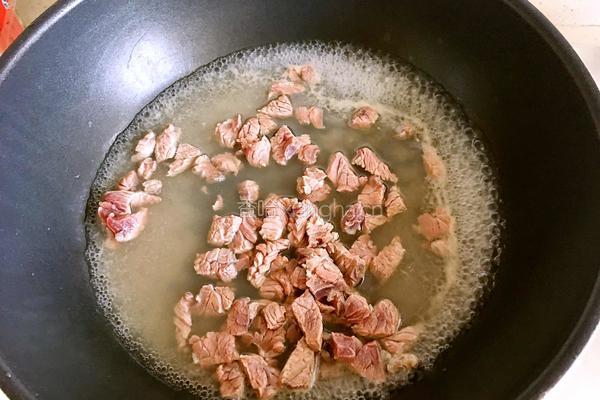 牛肉盖饭的做法图解2