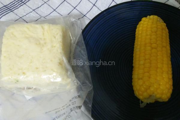 奶酪玉米的做法图解1