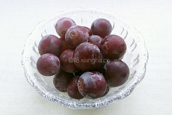 葡萄罐头的做法图解1