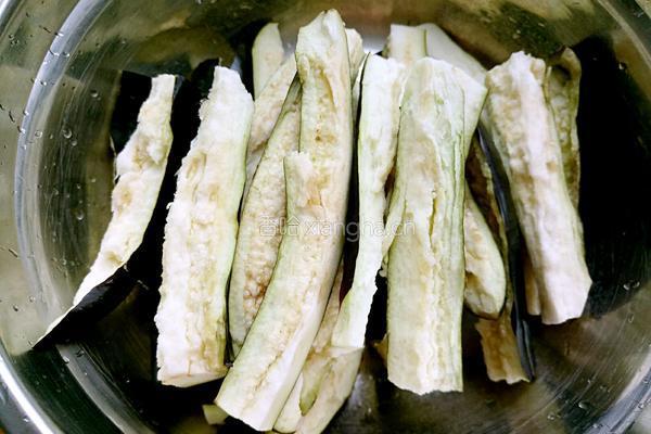 生拌茄子的做法图解2