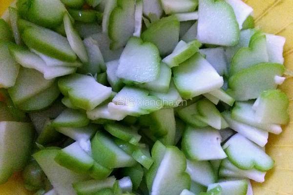 蒜茸佛手瓜的做法图解3