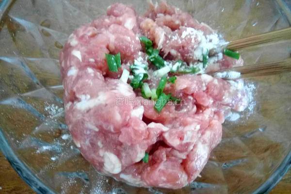 生汆丸子三鲜汤的做法图解1