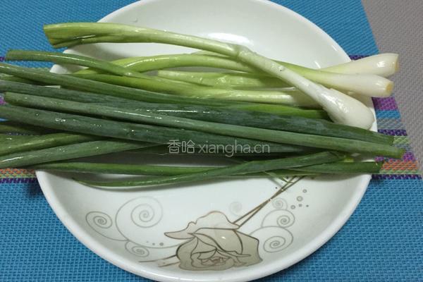 香葱煎蛋的做法图解1