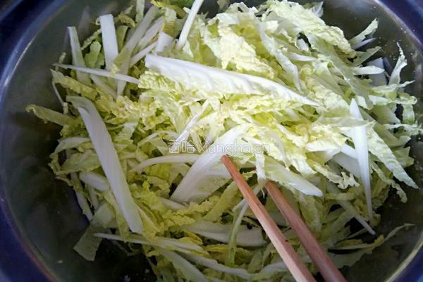 生拌娃娃菜的做法图解2