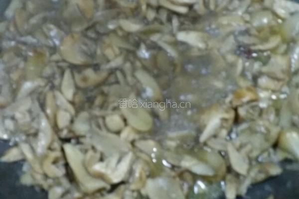 辣椒炒巴西菇的做法图解5