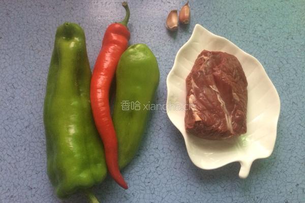 青椒炒牛柳的做法图解1