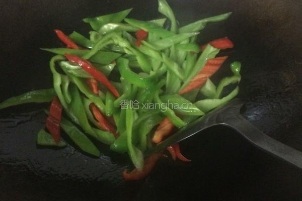 青椒炒牛柳的做法图解7