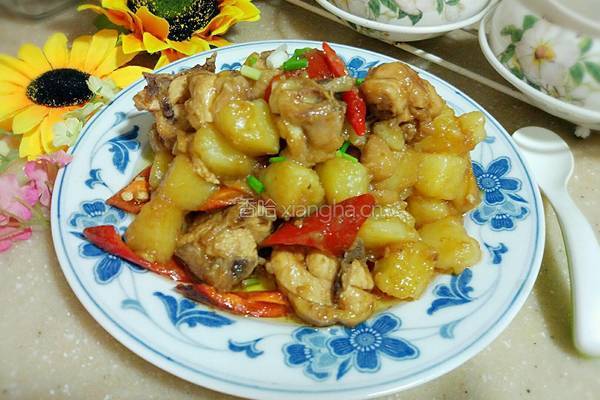 土豆烧鸡的做法图解1
