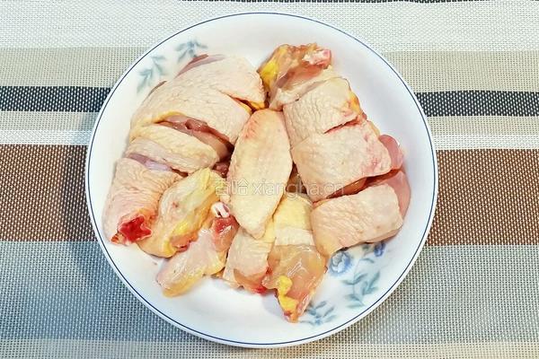 红枣蒸鸡的做法图解3