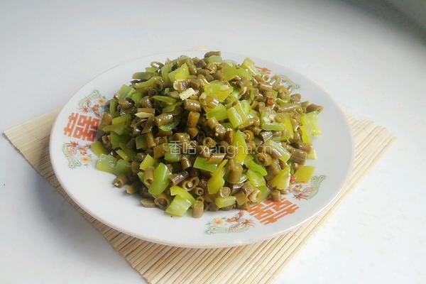 青椒炒酸豆角的做法图解7