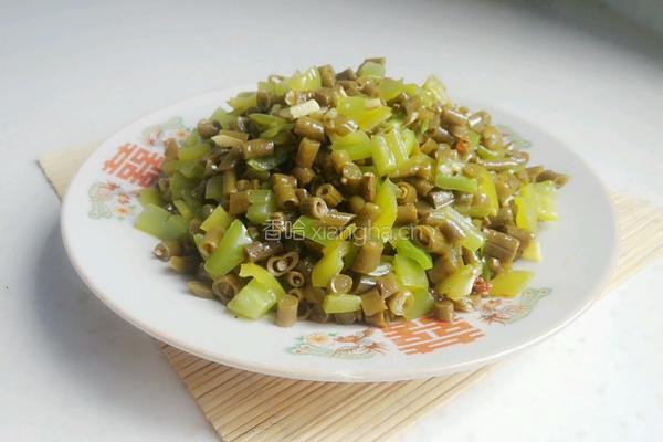 青椒炒酸豆角的做法图解8