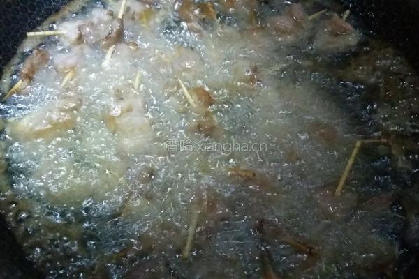 炸羊肉串的做法图解13