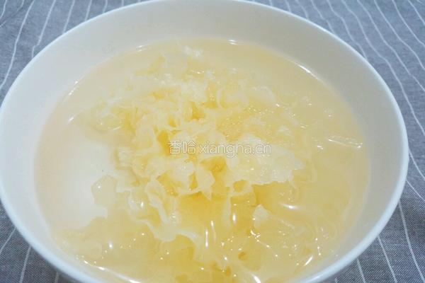 银耳木瓜汤的做法图解1
