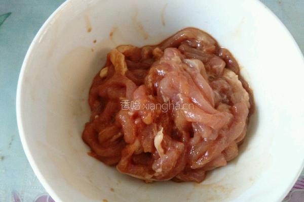 尖椒肉丝的做法图解1