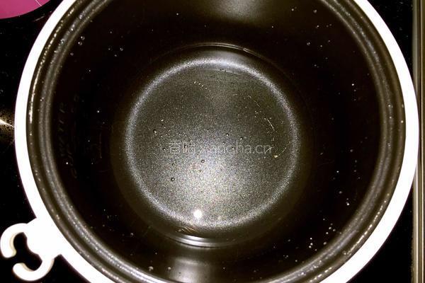 电饭煲做酸奶的做法图解1