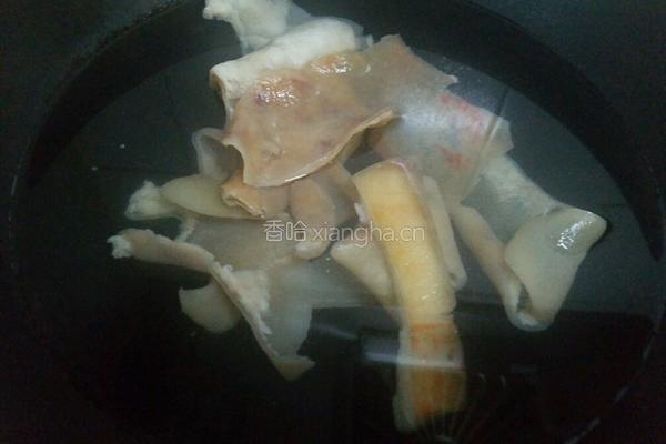 泡椒猪皮的做法图解2