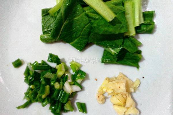 腐竹香菇汤河粉的做法图解3