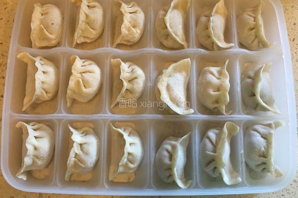 锅贴饺子的做法图解1