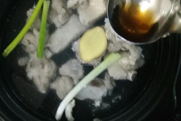 排骨炖豆腐的做法图解2