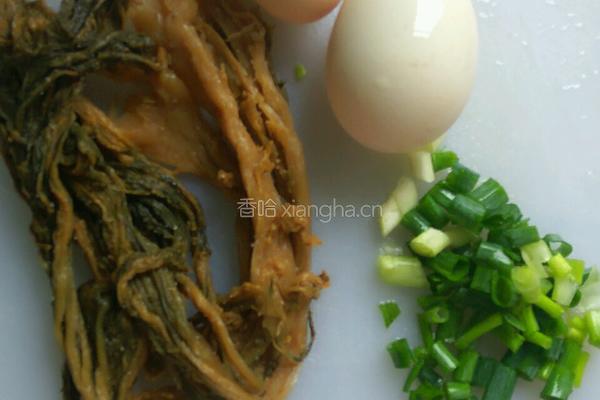 梅干菜炒鸡蛋的做法图解1