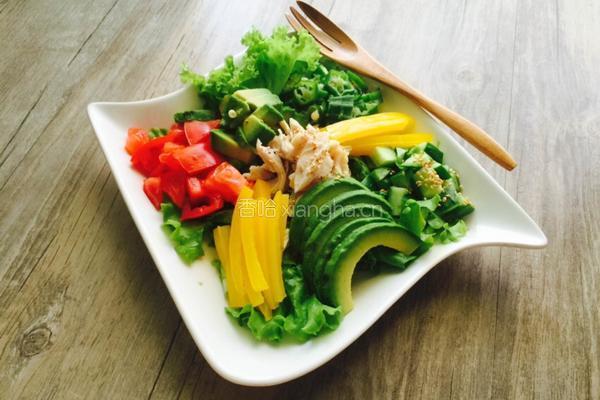 鸡肉牛油果彩蔬沙拉的做法图解12