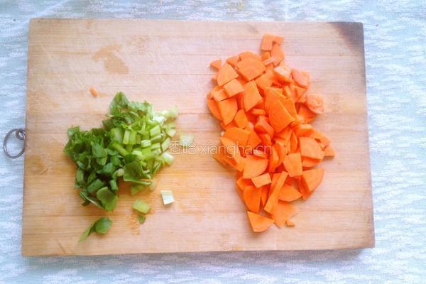 胡萝卜粥的做法图解2