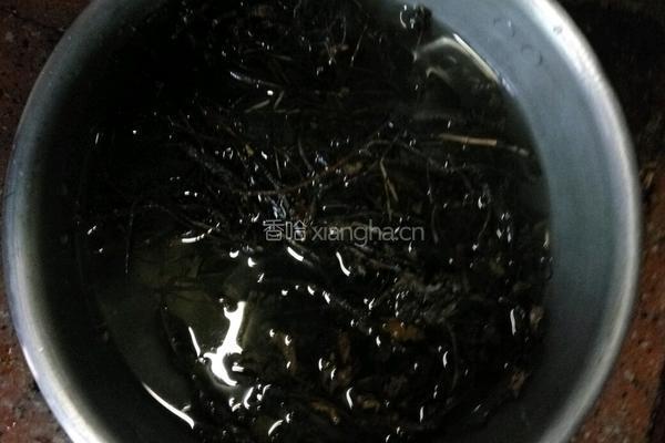 自制黑仙草凉粉的做法图解2