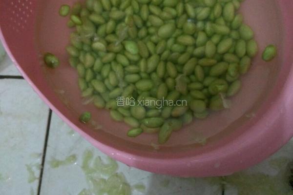 雪菜榨菜毛豆炒肉丝的做法图解2