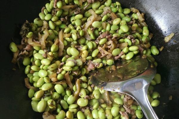 雪菜榨菜毛豆炒肉丝的做法图解6