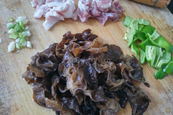 山药木耳炒肉片的做法图解4