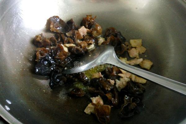 山药木耳炒肉片的做法图解6