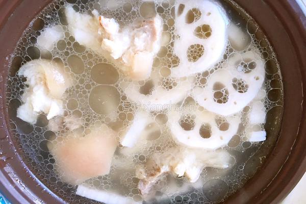 猪蹄莲藕汤的做法图解5