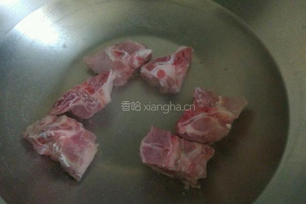 黄豆海带排骨汤的做法图解3