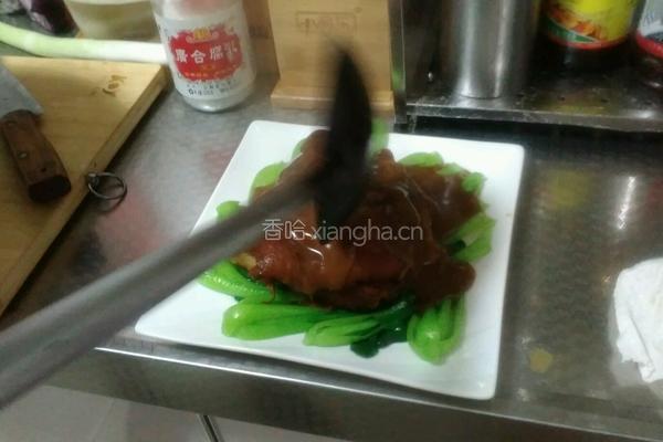 扒肘子的做法图解15